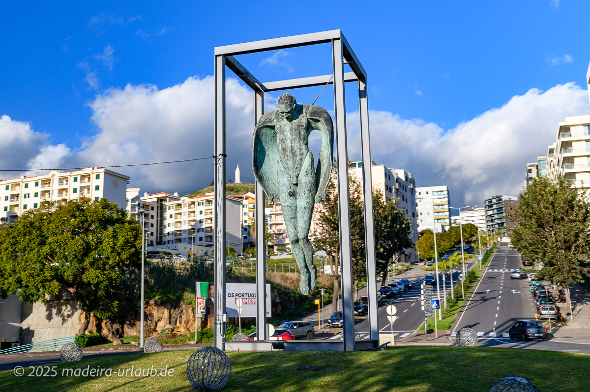 Engel Kunstwerk in Funchal Ajuda
