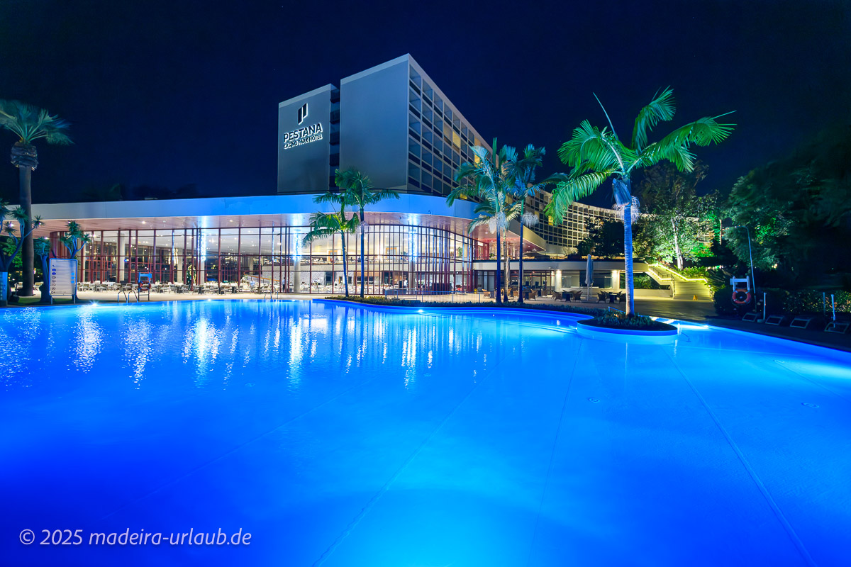 Nachtansicht des 5-Sterne Pestana Casino Park Hotels
