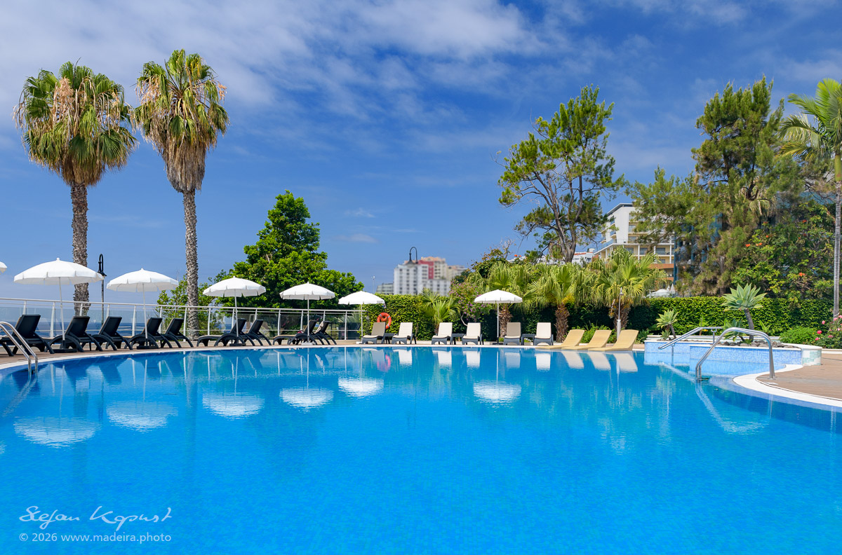 Pool des 5-Sterne Hotels MELIÃ Madeira Mare